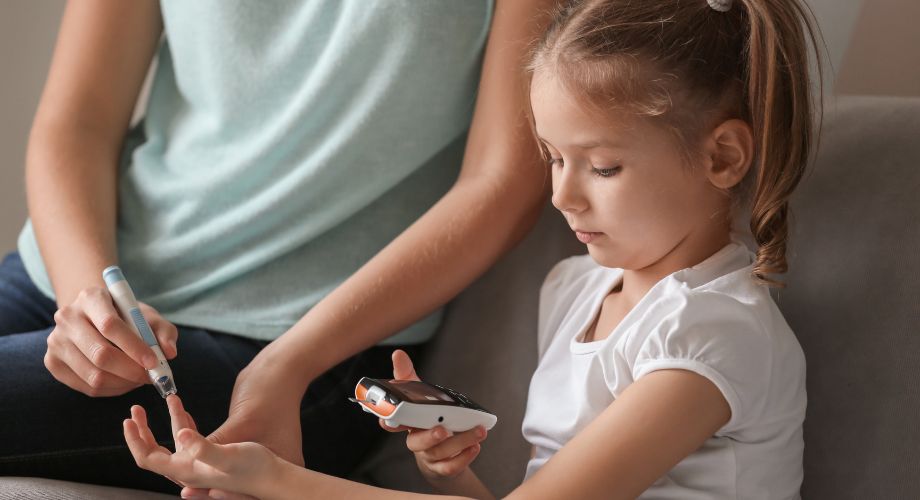 Dijagnoza šećerne bolesti kod djece se često određuje i dopunskim testovima poput testiranja razine inzulina, genetskih testiranja i testiranja prilikom kojih se koriste imuno markeri za dijabetes tip 1.